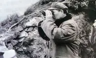 对越反击战中，中国军人从俘虏身上搜出纸条，张万年：炸死他们
