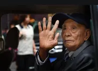 96岁台湾老兵想回家，给湖南侄子打去电话：我没钱，你还养我吗？
