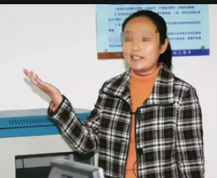 2011年，江苏大学女教师惨遭恶毒婆婆连砍12刀，妈宝男丈夫：原谅