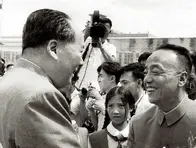 1966年杨尚昆被捕入狱，守卫偷偷塞了一包糖，后来他是如何报答的