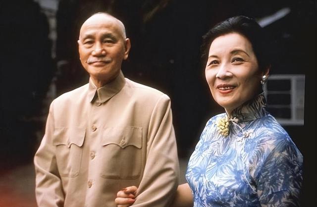 65年周总理安排女子去台湾，蒋介石亲自去机场接，女子是何身份？