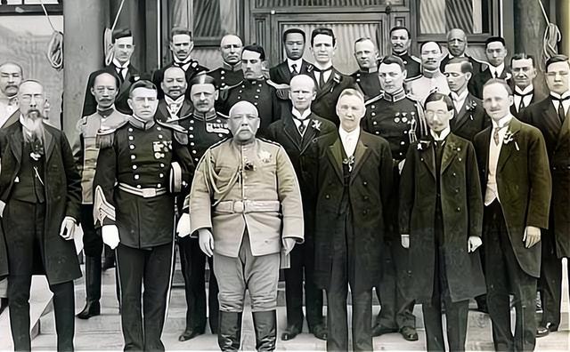 1955年毛主席审阅元帅名单，见到贺龙名字时感叹道：他是个好配角