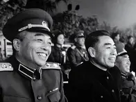 1956年，副军长拒授军衔被彭德怀追着打：你连毛主席的话都不听了