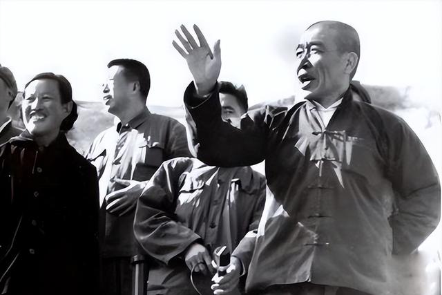 75年毛主席提醒陈永贵：“钓鱼台没鱼可钓”，陈永贵听后兴奋不已