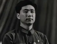 1976年王洪文在被抓捕时，他猛扑向叶剑英，妄图钳制住叶帅的脖子