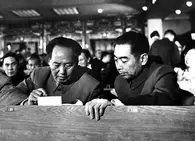 1958年毛主席路过沈阳，拒绝邓华的招待，为何点名要见黄毛丫头？
