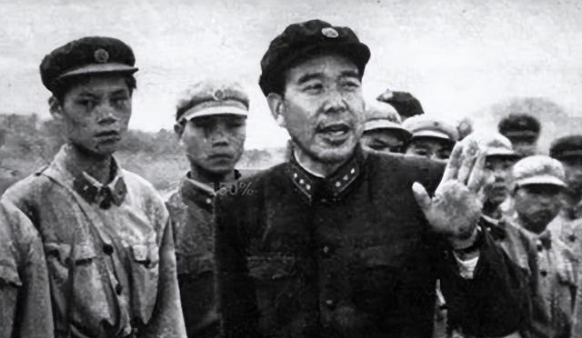 1971年，黄永胜在狱中写信给毛主席，主席看后给监狱批示了九个字