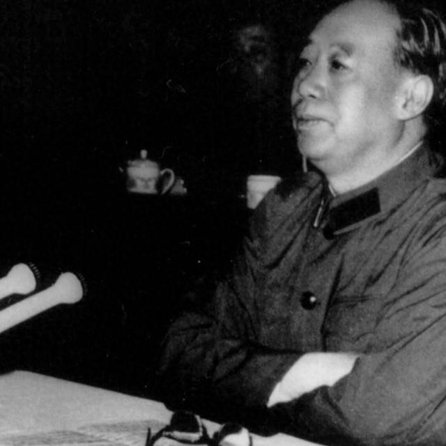 汪东兴贴身保护毛主席30年，晚年懊悔：当初瞎了眼让伟人用这人