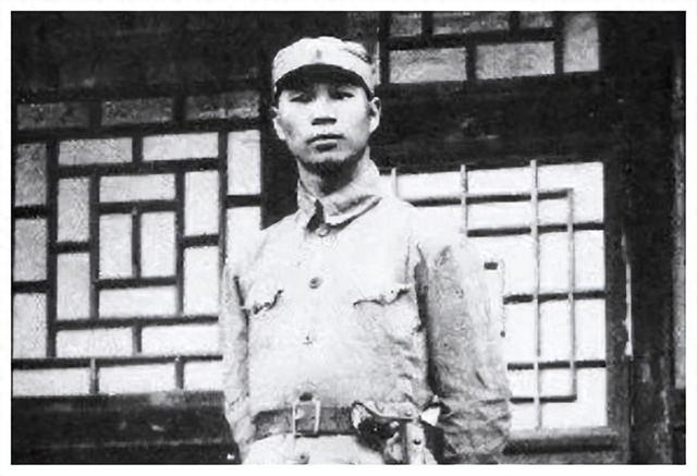 1948年大决战前夕，毛主席突然下令枪毙手下大将：谁都不能求情