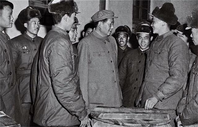 1949年蒋介石派人暗杀傅作义，女特务却莫名死在床上，这是为何？