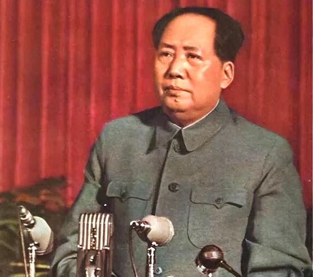 1969年，毛主席找周总理商讨：放2颗原子弹，但先不要对外公布