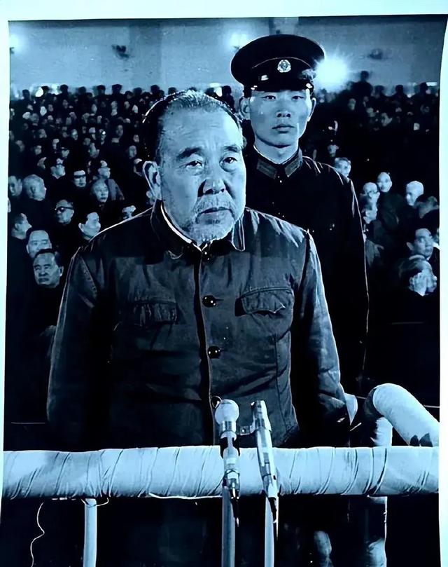 1968年周总理一个电话，黄永胜立马赶到北京，林彪反应却令人称奇