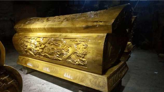 慈禧墓被盗后，棺材只能刷上普通红漆，背后原因让傅仪难以启齿！