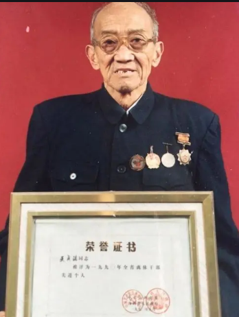 1952年美军俘虏一名炊事员，引起我方领导重视谈判组：务必放人