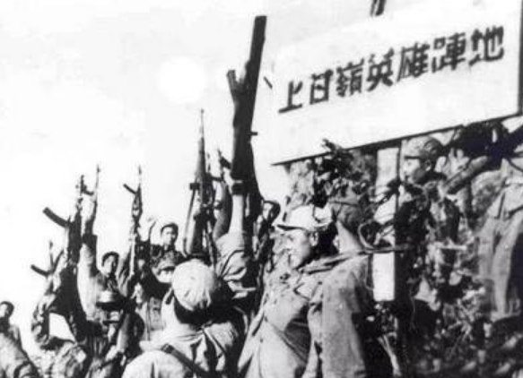 1958年，军区首长视察辽宁发现粮仓警卫是牺牲5年战友，他是谁？