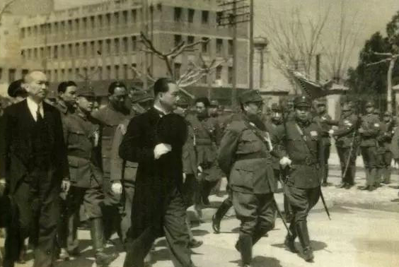 1946年，老蒋密令毁汪精卫墓，开棺后发现尸体未腐口袋有张纸条