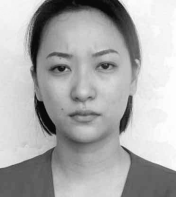 2009年，重庆出动200多名警察，抓捕涉黑女老大，解救上千名女性