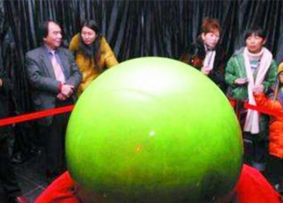 2007年，陕西男子挖到6吨重的夜明珠估价26亿，现在却成“路灯”