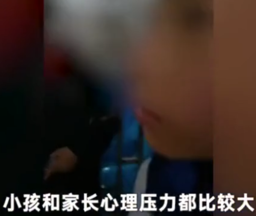 2019年，四川学生喊校长绰号被打耳光，六天后父亲从孩子病房跳楼