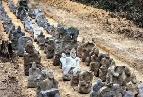 2010年，湖南永州暴雨从土里冲出大量石像，专家：规模超过兵马俑