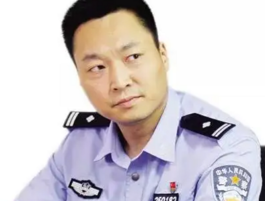 2019年厦门民警被确诊白血病，亲手抓捕的逃犯得知，我给你捐骨髓