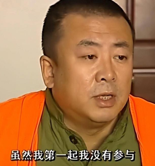 2011年，瘫痪老人看谍战片，指着电视激动地大喊，就是他害得我