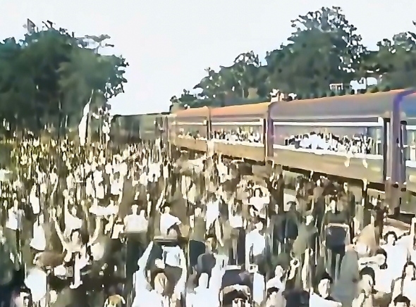 1959年，一列从沈阳出发的火车神秘失踪，救援后竟多出300余乘客