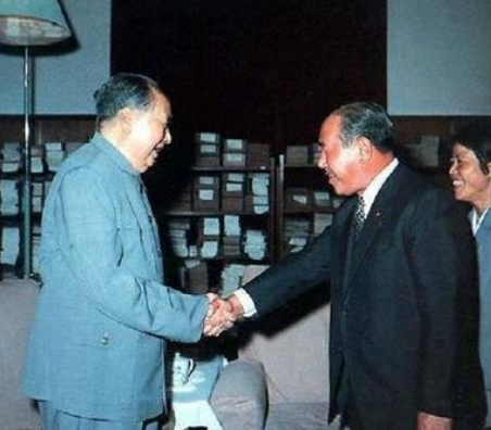 1972年，田中角荣访华，中日恢复建交后为何主席放弃对日索赔？