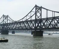 抗美援朝早期，美军为何不敢炸毁鸭绿江大桥？他们在害怕什么？