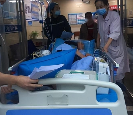 2013年，河北7岁男童咳嗽住院输液中突然去世，主治医生被逼跳楼