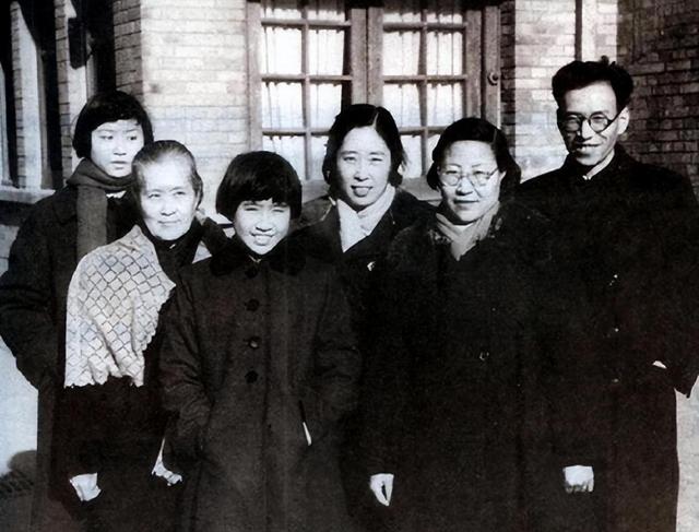1998年，王光美让人带钱去俄罗斯，邀请刘少奇外国孙子：回家看看