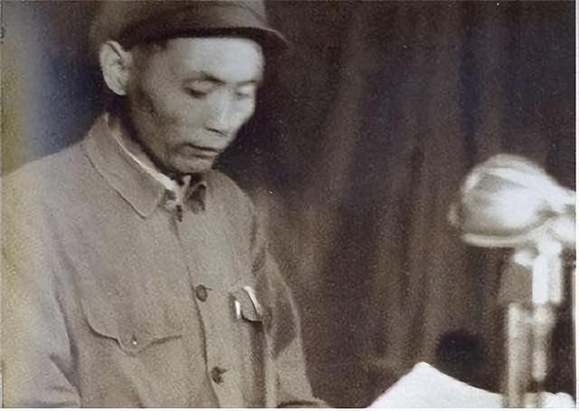 1955年，西安省委书记接见“老红军”问了问题后，直言：冒牌货