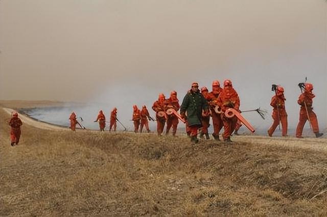 外蒙古混的到底有多惨？72%的土地荒漠化，全国仅有一条高速公路