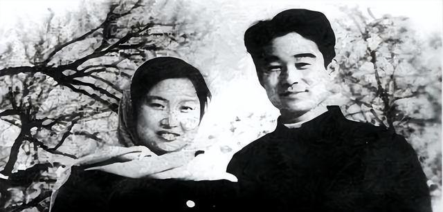 1976年，毛主席遗体告别现场，李敏发现不对劲：张仙朋怎么没来？