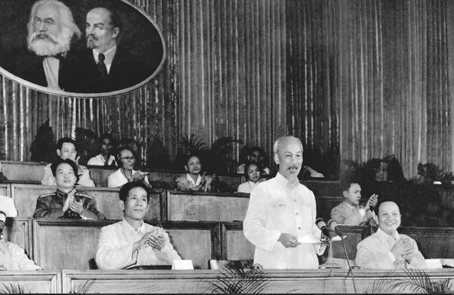 1969年胡志明逝世后，周总理电告驻越大使不要立马去吊唁，为何？
