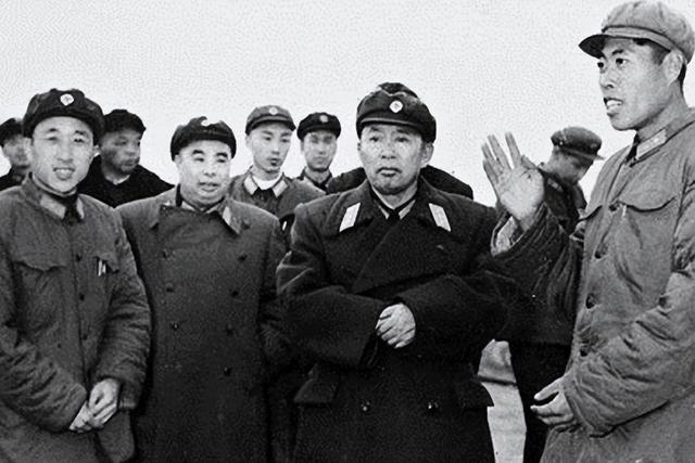 1951年刘亚楼一句话令主席落泪，主席：我没走之前，你不许先离开