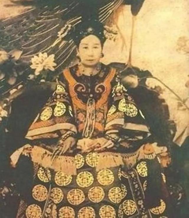 他将38个子女送国外，临终告诫：不许为中国效力，一女儿恶贯满盈