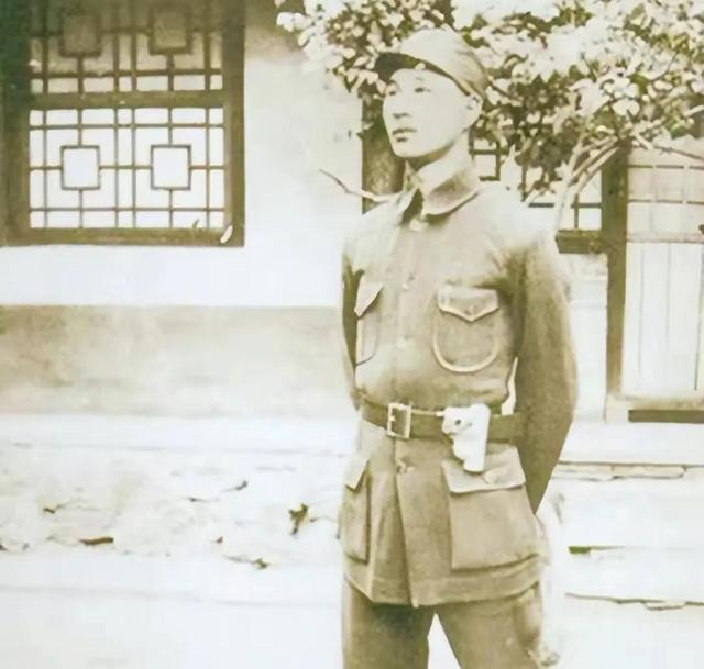 65年中央考虑杨成武当总参谋长，林彪提出异议，毛主席顿知其用意