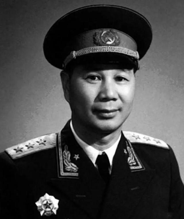 65年中央考虑杨成武当总参谋长，林彪提出异议，毛主席顿知其用意