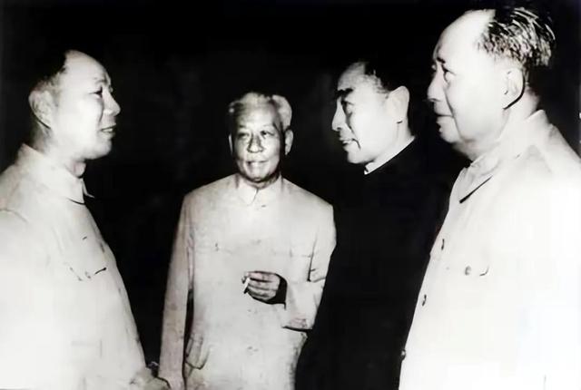 65年中央考虑杨成武当总参谋长，林彪提出异议，毛主席顿知其用意