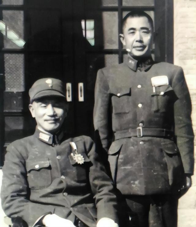 1949年朱德拜访陈明仁，进门前朱德敬军礼高喊：报告，我是朱德