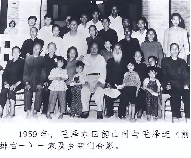 1976年，毛主席破例给政府写了封信：我老了，请替我照顾一下九弟