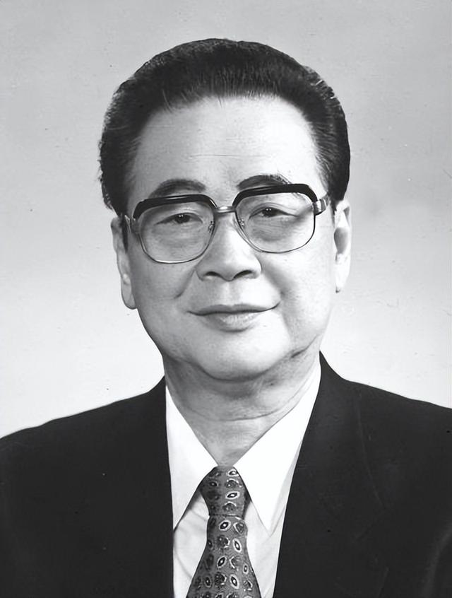 1983年，李鹏担任副总理，邓颖超嘱咐他：不要骄傲，不要脱离群众