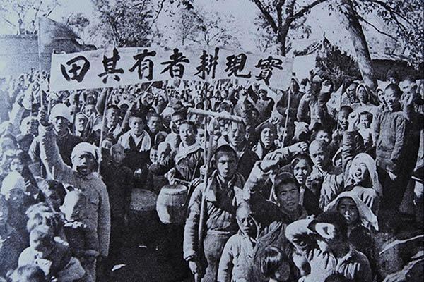 1949年毛主席未全票当选国家主席，有一人没给他投票，此人是谁?