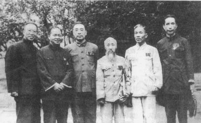 1949年毛主席未全票当选国家主席，有一人没给他投票，此人是谁?