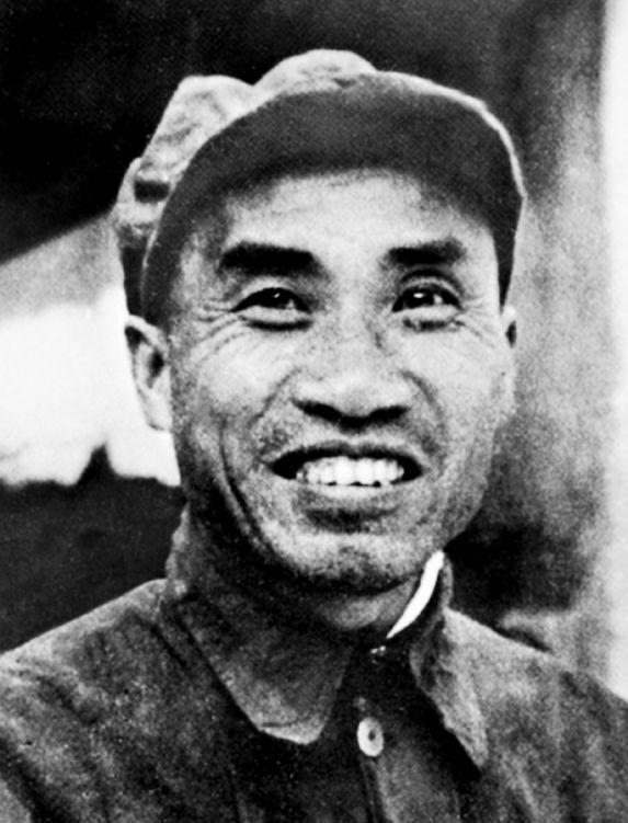 1949年刘伯承劝杨森缴械投诚，杨森却放话：拿三千根金条来了再说