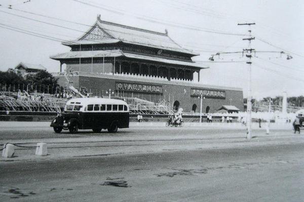 1966年，人民大会堂遭子弹袭击，周总理震怒：给予特赦，严加管教