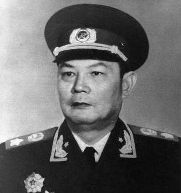 1955年陈光授衔前自焚身亡，林彪得知后：如果不死，他至少是大将