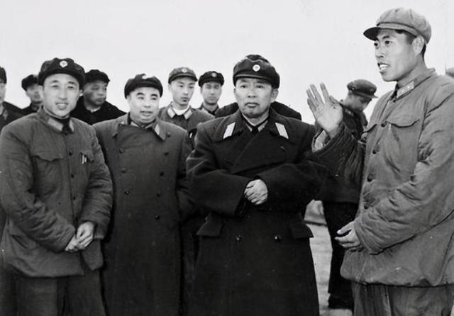 1958年，刘亚楼放言：空军我说了算！被捅到中央后毛主席作何反应