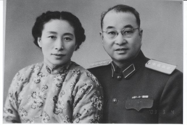 1959年陈赓身体有恙，中央下令退居二线，陈嚷道：这不开玩笑嘛